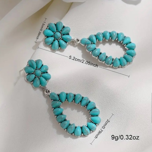 Boho Chic Turquoise Drop Pierced Earrings Vintage Floral Design - Picture 3 of 6